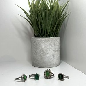Emerald rings set